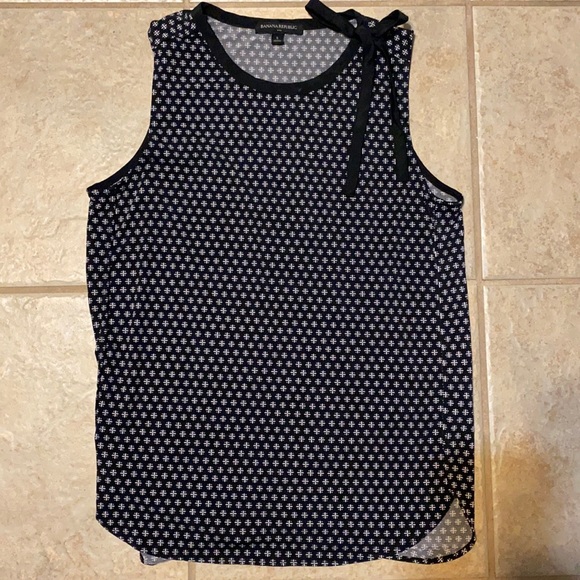 Banana republic size small sleeveless shirt - Picture 1 of 4